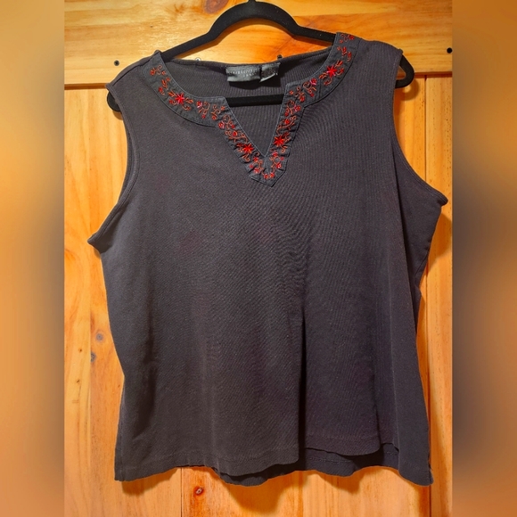 Relativity Woman Black top - Picture 1 of 4